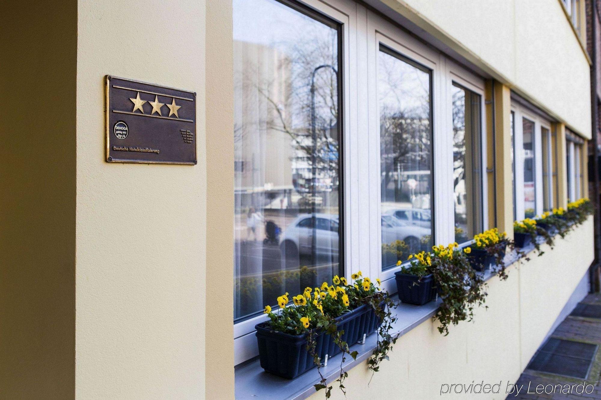 Hotel Am Düsseldorfer Platz Ratingen Exterior foto
